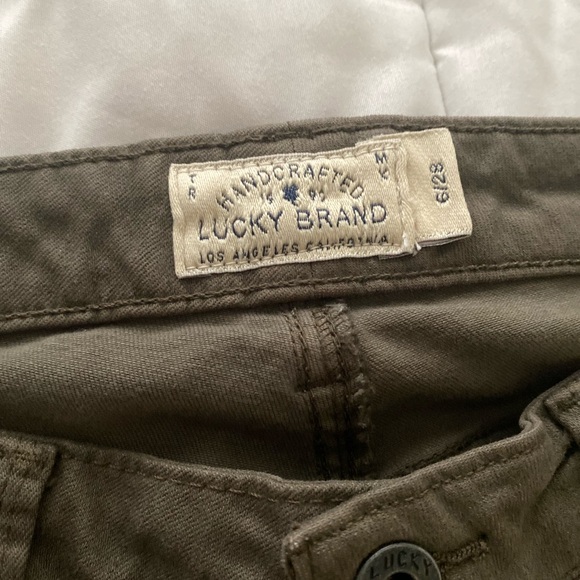 Lucky Jeans - Picture 5 of 6